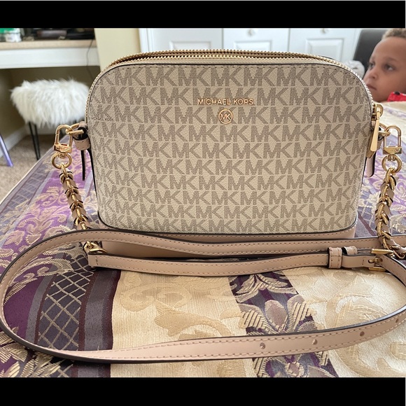 Michael Kors Handbags - Michael Kors crossbody dome bag! So cute! New!